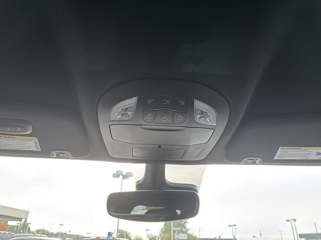 Used 2025 Chrysler Pacifica Select FWD image 23