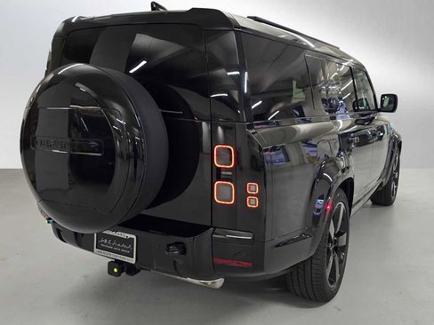New 2026 Land Rover Defender 130 X-Dynamic SE AWD/4WD image 5