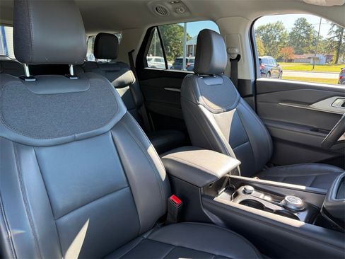 Used 2025 Ford Explorer Active w/ Active Comfort Package image 16