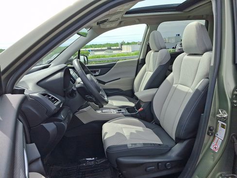 Used 2019 Subaru Forester Premium AWD/4WD image 13