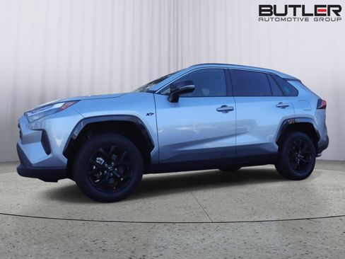 Used 2023 Toyota RAV4 XLE image 1