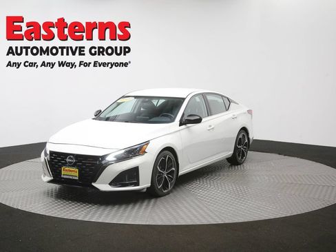 Used 2023 Nissan Altima 2.5 SR FWD image 55
