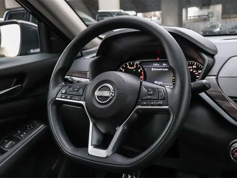 Used 2024 Nissan Altima 2.5 SV image 15