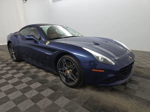 Used 2017 Ferrari California T image 9