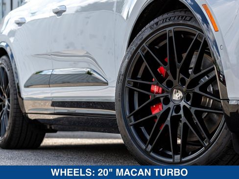 Used 2025 Porsche Macan Turbo Electric AWD/4WD image 20