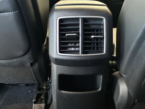 Used 2025 Kia Sportage EX image 15