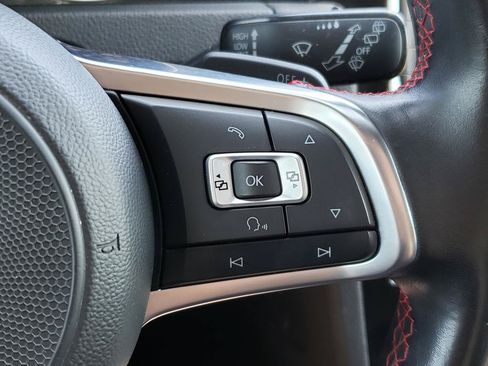 Used 2017 Volkswagen GTI Autobahn FWD image 21