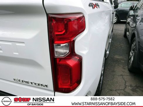 Used 2020 Chevrolet Silverado 1500 Custom w/ Custom Max Trailering Package image 9