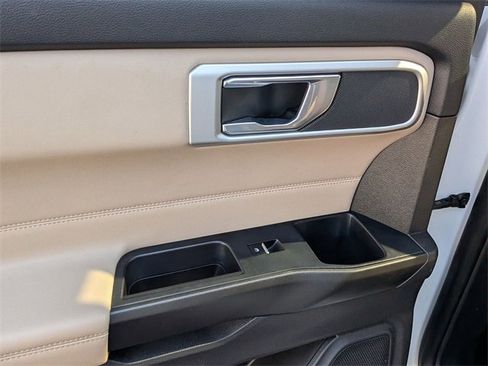 Used 2020 Ford Explorer XLT w/ Equipment Group 202A image 28