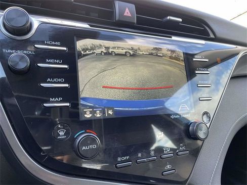 Used 2019 Toyota Camry XSE image 28