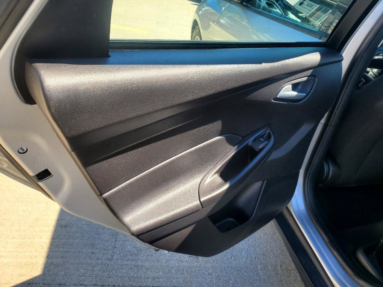 Used 2015 Ford Focus SE FWD image 13