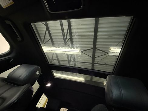 Used 2015 Land Rover Range Rover Sport HSE image 37