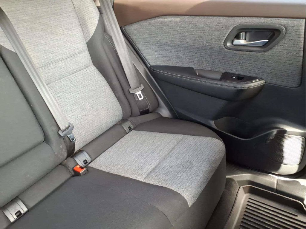 Certified 2023 Nissan Rogue SV FWD image 17