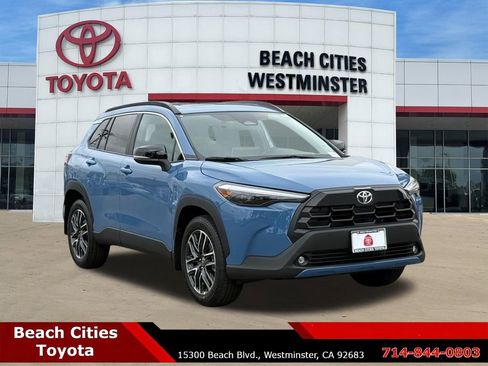 Used 2026 Toyota Corolla Cross XLE image 2