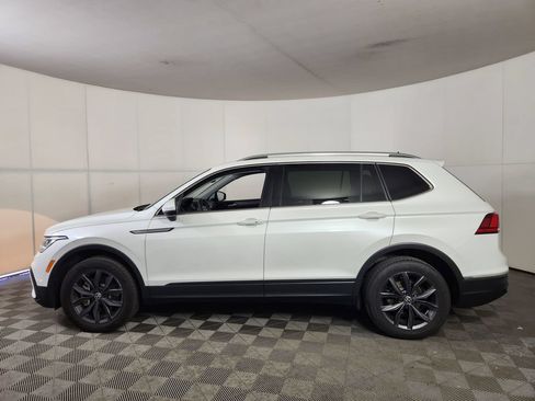 Used 2023 Volkswagen Tiguan SE FWD image 4