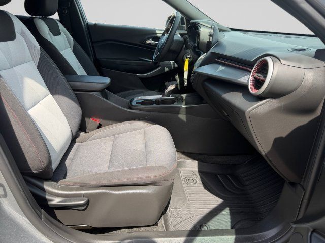 Used 2025 Chevrolet Trax RS w/ Driver Confidence Package FWD image 15