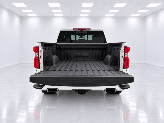 Used 2020 Chevrolet Silverado 1500 High Country w/ Technology Package AWD/4WD image 12