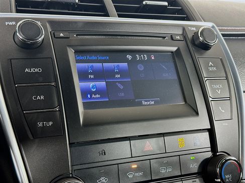 Used 2015 Toyota Camry SE image 21