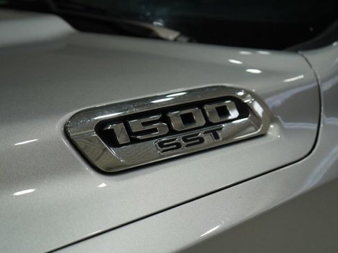 Used 2025 RAM 1500 Laramie image 9