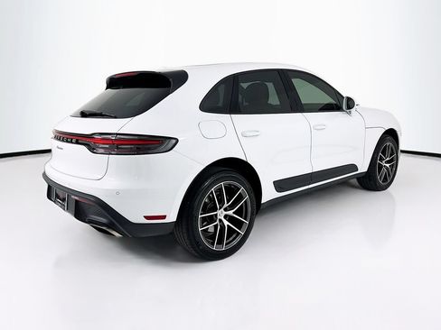 Certified 2025 Porsche Macan AWD/4WD image 9