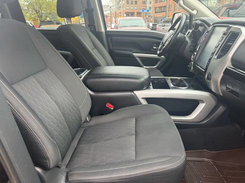 Used 2017 Nissan Titan SV AWD/4WD image 27