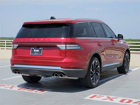 New 2025 Lincoln Aviator Reserve w/ Luxury Package image 7