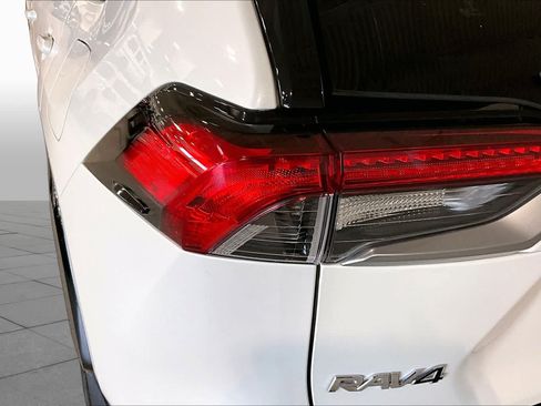 Used 2021 Toyota RAV4 XSE AWD/4WD image 25