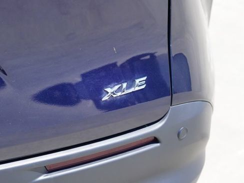 Certified 2026 Toyota Sienna XLE FWD image 11