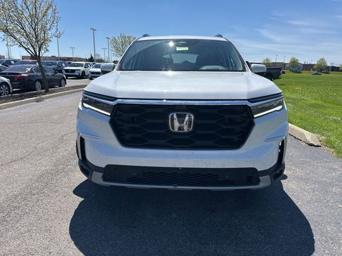 Used 2024 Honda Pilot Elite image 2