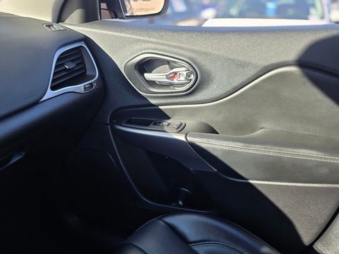 Used 2022 Jeep Cherokee Latitude Lux image 25