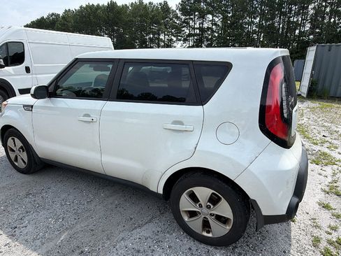 Used 2016 Kia Soul FWD image 7