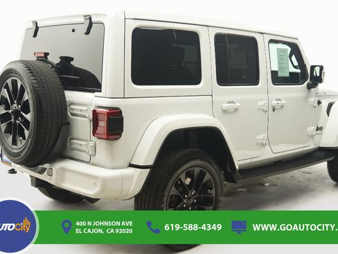 Used 2022 Jeep Wrangler Unlimited Sahara AWD/4WD image 6