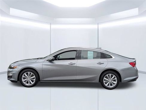 Used 2025 Chevrolet Malibu LT FWD image 2