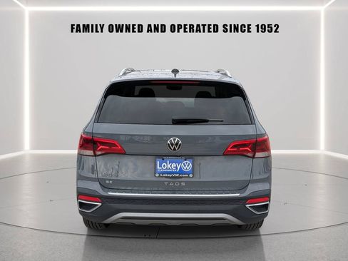 Certified 2023 Volkswagen Taos SE FWD image 5