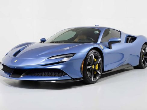 Used 2022 Ferrari SF90 Stradale image 11