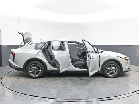 Used 2025 Kia K4 FWD image 49