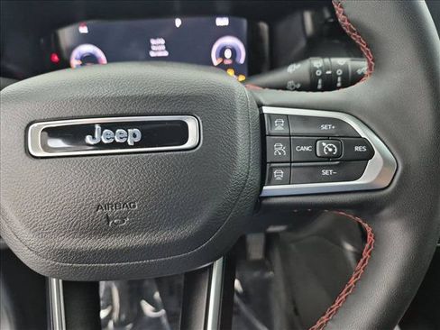 Certified 2025 Jeep Compass Trailhawk w/ Trailhawk Elite Group AWD/4WD image 30