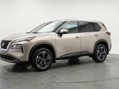 Used 2025 Nissan Rogue SV AWD/4WD image 3