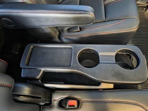 Used 2019 Toyota Highlander SE AWD/4WD image 34