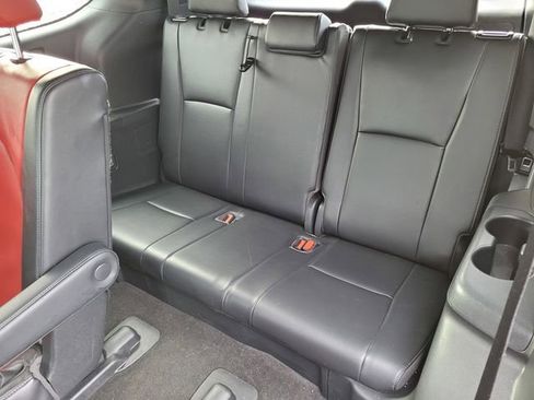 Used 2023 Toyota Highlander XSE image 13