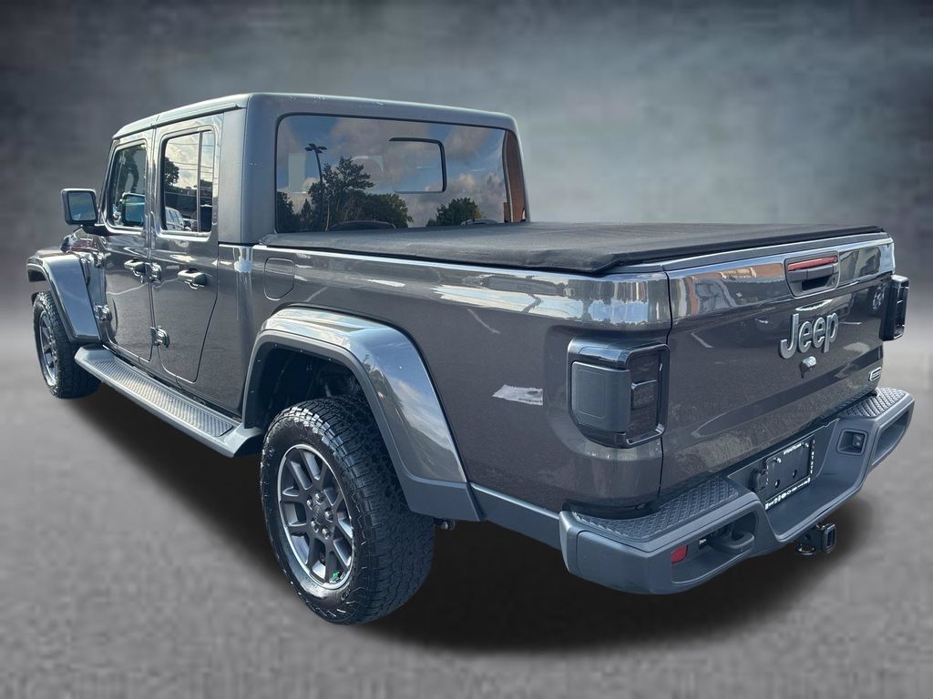 Used 2023 Jeep Gladiator Overland w/ Cold Weather Group AWD/4WD image 3