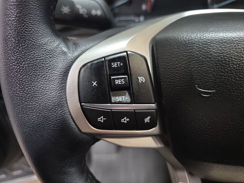 Used 2023 Ford Explorer XLT w/ Equipment Group 202A image 18