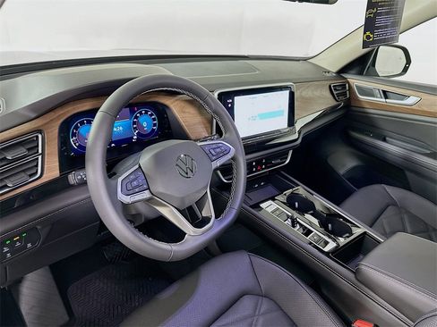 New 2026 Volkswagen Atlas SE image 10
