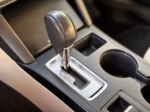 Used 2015 Subaru Legacy 2.5i Premium w/ Moonroof Package image 14