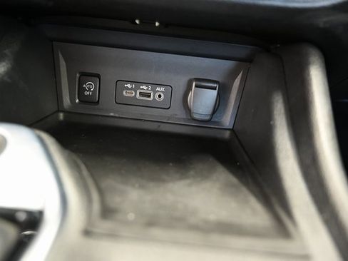 Used 2024 Nissan Sentra SV image 19