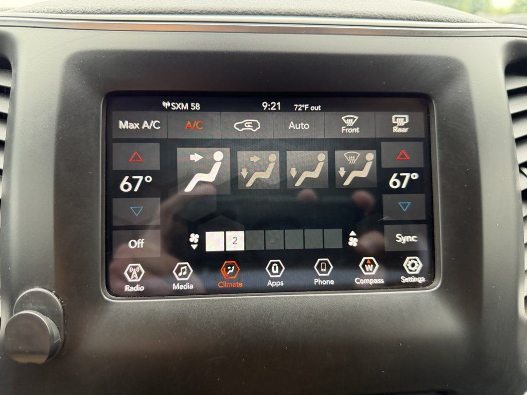 Used 2019 Jeep Cherokee Latitude Plus w/ Comfort/Convenience Group AWD/4WD image 22