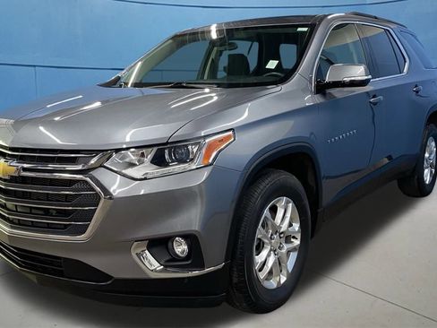 Used 2020 Chevrolet Traverse LT image 5