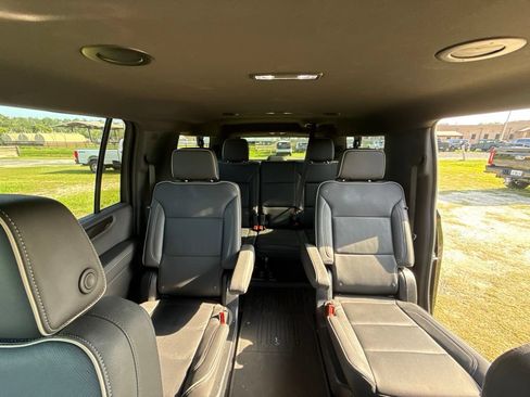 Used 2025 GMC Yukon XL Elevation AWD/4WD image 13