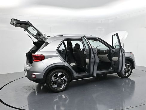 Used 2023 Hyundai Venue SEL image 47