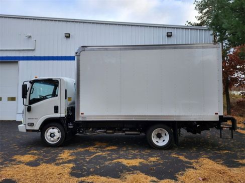 New 2025 Chevrolet Low Cab Forward 5500XG image 2